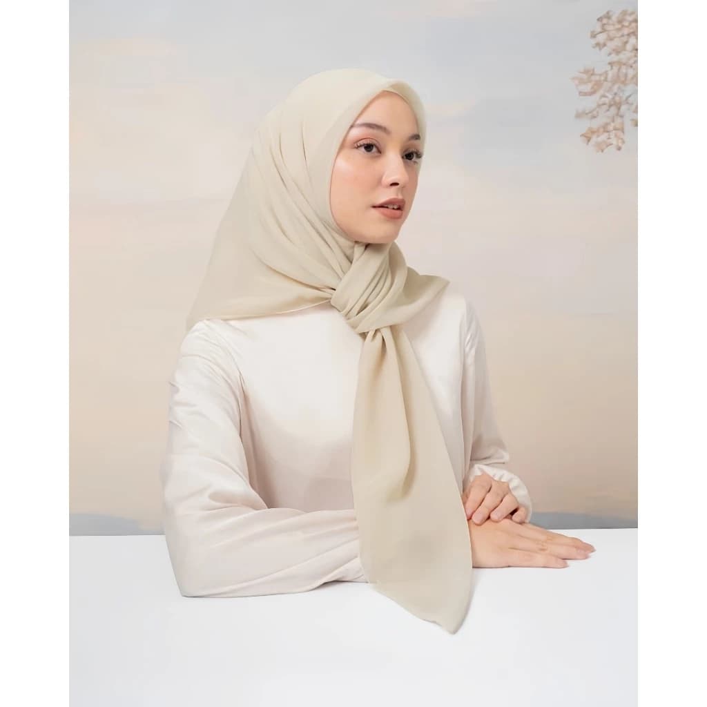 Hijab Segi Empat Paris Japan Premium Anti Kusut Simple Dan Mewah thumbnail 2