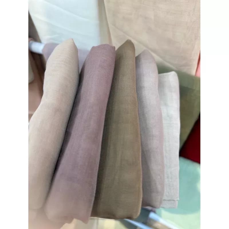 Hijab Segi Empat Paris Japan Premium Anti Kusut Simple Dan Mewah thumbnail 3